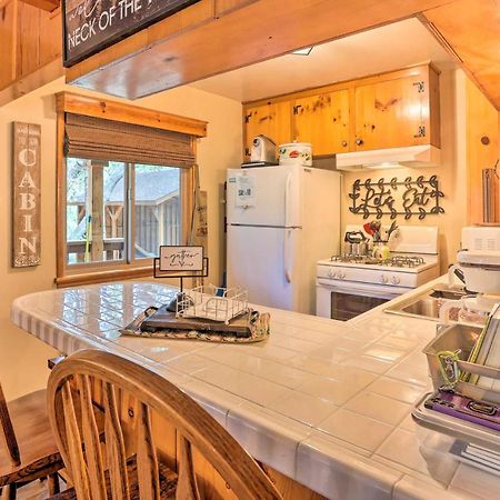 Wrightwood Cabin With Cozy Interior! Bagian luar foto