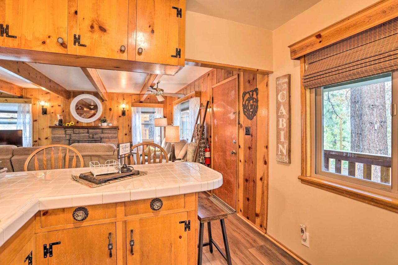 Wrightwood Cabin With Cozy Interior! Bagian luar foto