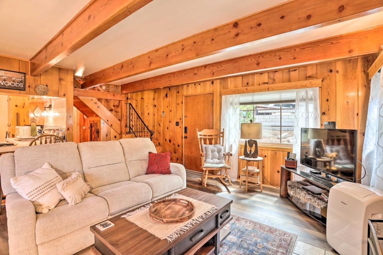 Wrightwood Cabin With Cozy Interior! Bagian luar foto