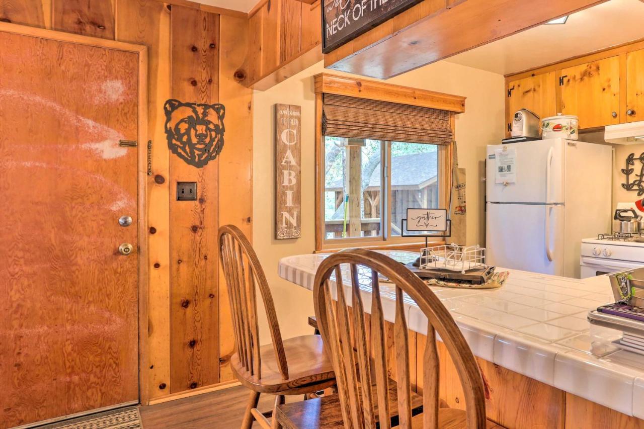 Wrightwood Cabin With Cozy Interior! Bagian luar foto