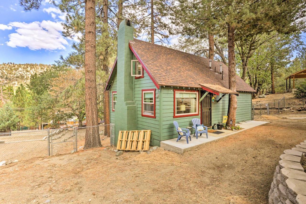 Wrightwood Cabin With Cozy Interior! Bagian luar foto