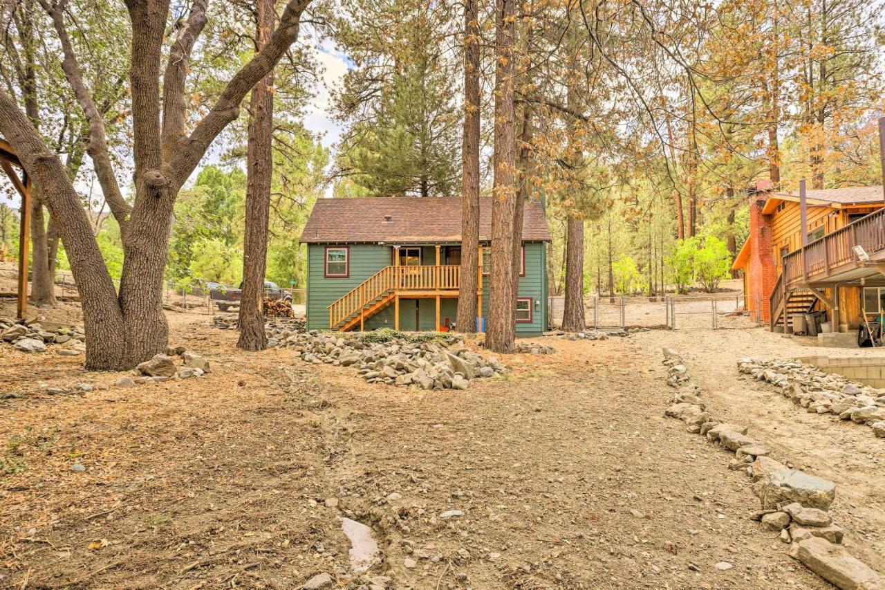 Wrightwood Cabin With Cozy Interior! Bagian luar foto