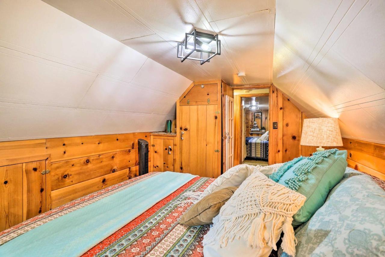 Wrightwood Cabin With Cozy Interior! Bagian luar foto